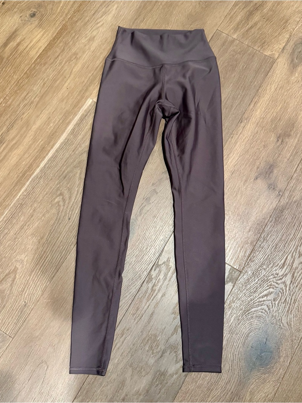 ALO Yoga Airlift 7/8 Leggings in Raisin